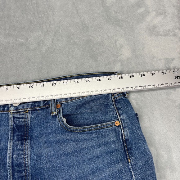 Levi's 501 Jeans Mens 38x29 Blue Denim Medium Wash Mid Rise Straight Leg - Picture 3 of 10